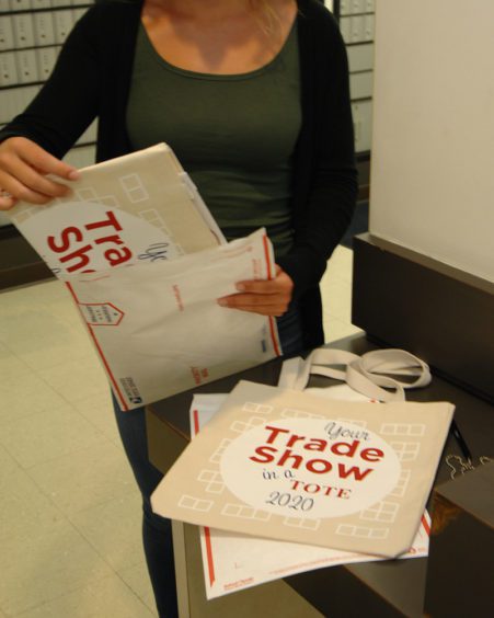 Trade-Show-in-a-Tote-in-the-Mail